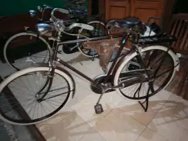 Sepeda Antik th 73 merk Simplex dan Gazelle