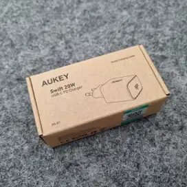 Aukey Swift 20W usb C PD charger - Baru Garansi Resmi