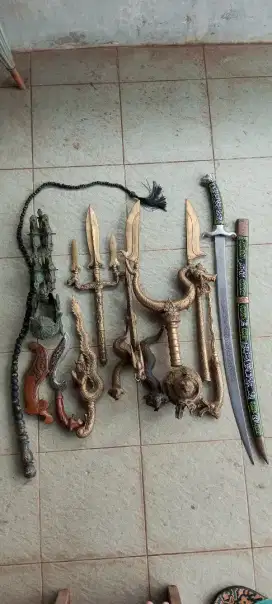 Jual semua barang antiknya ( sawangan permai )