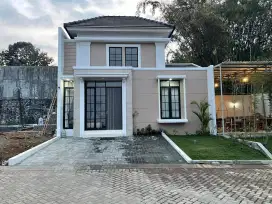 Rumah Villa lokasi Batu 500 jt an