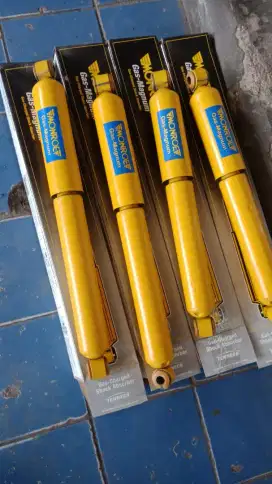 Shock absorber buat mobil mondroe Magnum buat mobil hardtop SJ 7