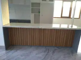 Servis lantai(poles)