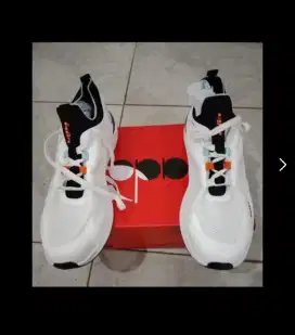 Sepatu diadora pembelian di sport station