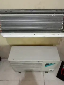 Daikin thailand 1pk R410 (ori) garansi 1th