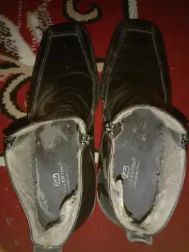 Di jual cepat sepatu fantopel jrng di pakai Krn perlu uang