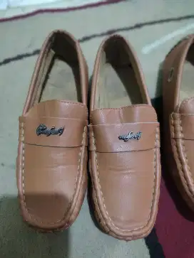 SEPATU SLIP ON LOKAL