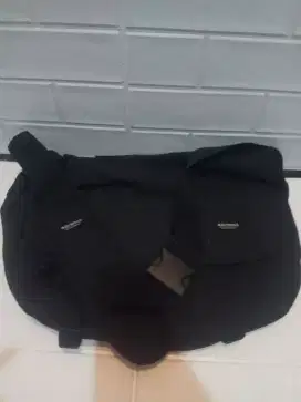 Tas selempang Bymoss
