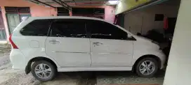 Toyota avanza veloz 2013 matic