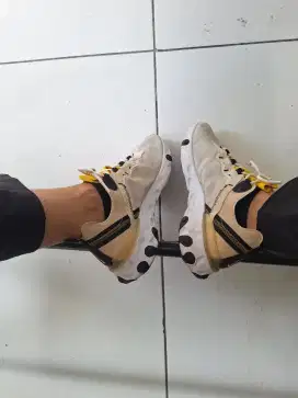 Nike element react