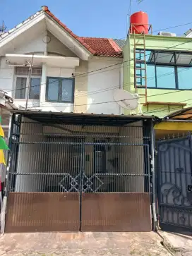 Rumah 2.25 lt, hdp timur di Taman palem