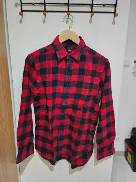 Kemeja flanel Uniqlo size S fit to M Original 100%