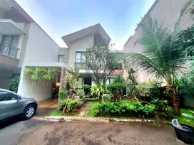 Rumah siap huni di Podomoro Golf View