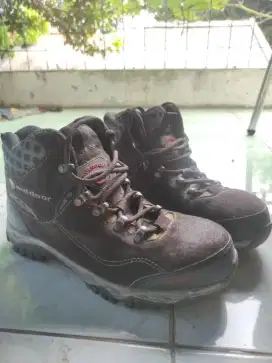 Sepatu Hiking Gunung Safety