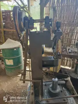 mesin pande besi