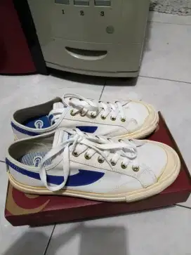 Compass Gazelle Low White Blue