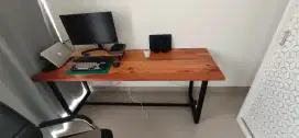 Meja kerja kuat kokoh berkualitas