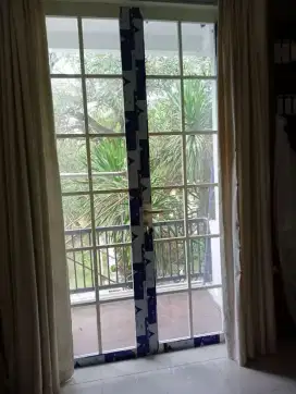 Kusen dan pintu aluminium