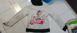 Jaket wanita. Ukuran S. Untuk berat 30-50 kg cukup. Masih bagus.