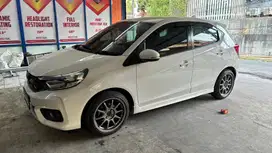 Brio RS CVT AT 2020 Jazz Yaris