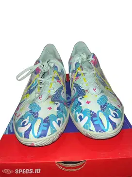 Sepatu Futsal Specs Accelerator Illuzion 3 Pro X Sunny (original)