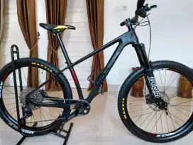 Di jual sepeda gunung mosso carbon tahun 2024