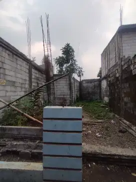 Dijual Tanah & sudah pondasi sudah berdiri tembok murah