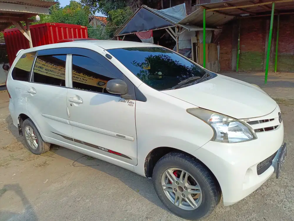 Daihatsu Xenia 2014 Bensin