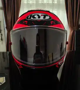 Helm KYT NFR size XXL