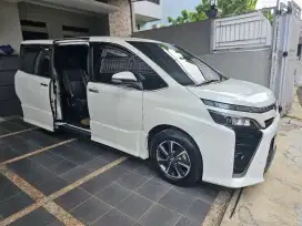 Toyota VOXY 2018 - LANGSUNG PEMAKAI