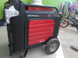 HONDA GENSET EU65iS 6.5kVA 6500 WATTS INVERTER BENSIN 350cc