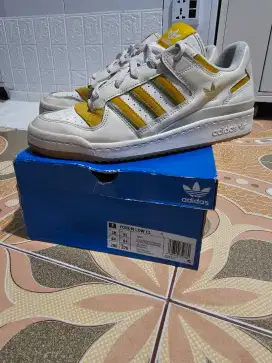Adidas forum low 44 28cm jarang pakai mash bagus (100% ori)