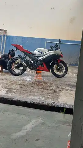 Yamaha R15 / Yzf R15
