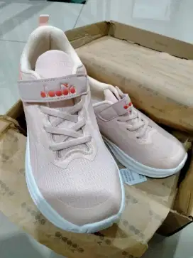 Sepatu Diadora Ori Baru