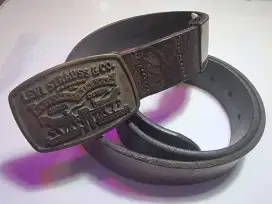 Sabuk untuk pria Merk LEVIS ORIGINAL.Spesial Edition