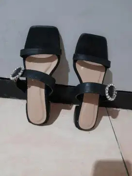 Preloved FAYT RISE  warna : charcoal size : 37