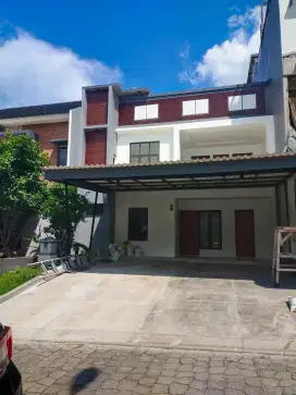 Dijual cepat rumah cantik di perumahan Kota wisata Cibubur