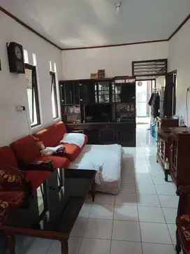 DIJUAL RUMAH TINGGAL ASRI KAWASAN RADIO DALAM