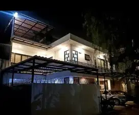 DIJUAL RUMAH MEWAH 3 LANTAI DALAM CLUSTER KAWASAN BINTARO