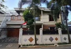 RUMAH SIAP HUNI DI KEMANG TIMUR,JAKARTA SELATAN