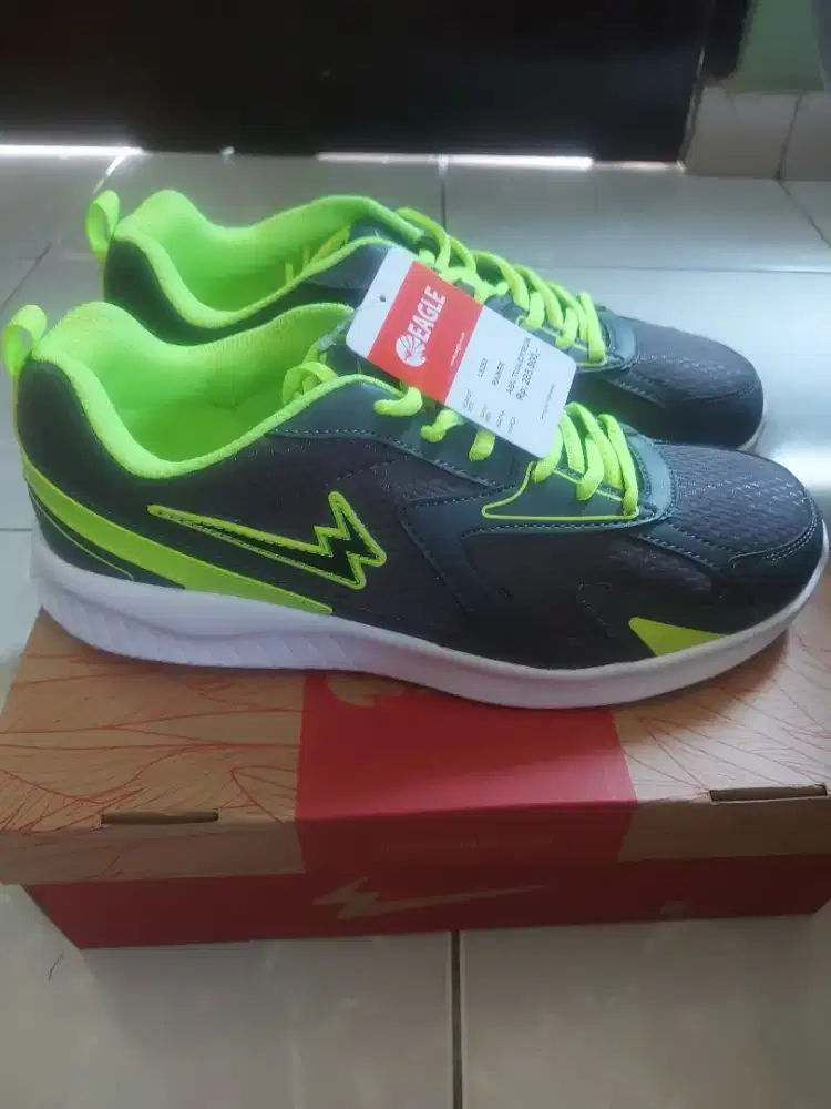 Sepatu running original eagle Rainer