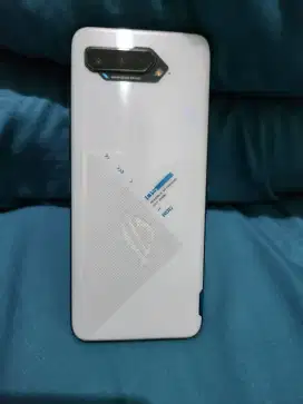 Asus rog 5s 8/128 GB white
