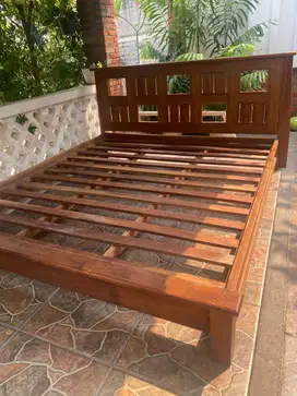 DIPAN KAYU JATI   UKURAN :  200 X 180 CM