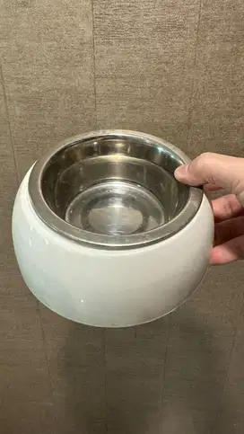 Tempat makan dan minum hewan