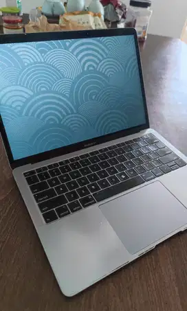 Macbook Air 2018 i5 16 256gb