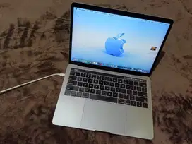 Macbook Pro 2019 i5 8 128gb