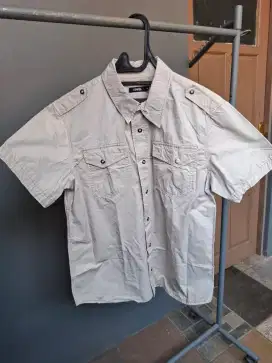 Kemeja Edwin cream size M kereen
