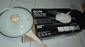 DBM Wok Pan teplon 30cm
