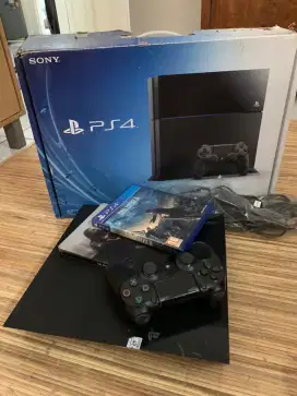 Yang punya PS4 mau dijual boleh saya beli slim /ps 4 pro fat 1tb/500gb