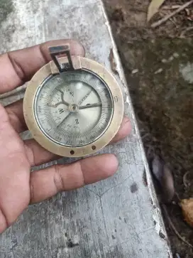 jual kompas jadul bg yg minat aj