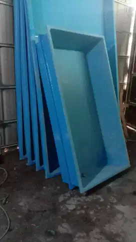 Kolam fiberglass